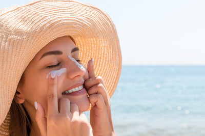 How Does Sunscreen Work, Benefits & Uses